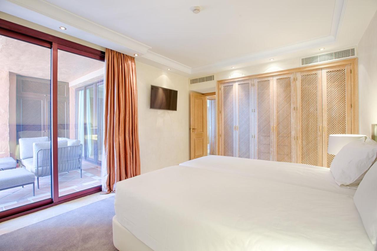 Bahia Beach Apartments Estepona Ngoại thất bức ảnh
