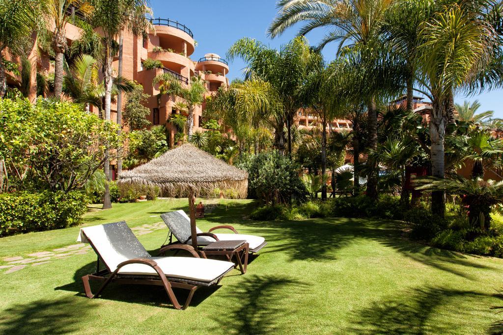 Bahia Beach Apartments Estepona Ngoại thất bức ảnh