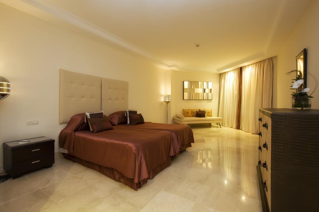 Bahia Beach Apartments Estepona Phòng bức ảnh