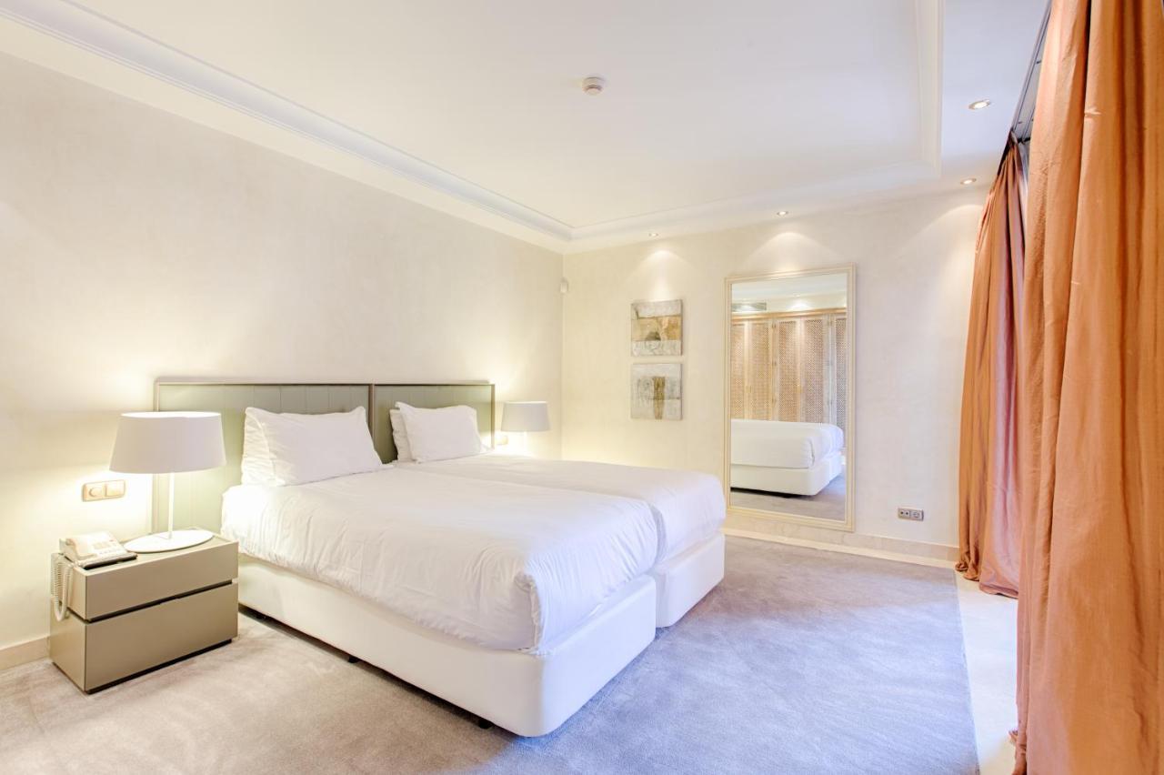Bahia Beach Apartments Estepona Ngoại thất bức ảnh