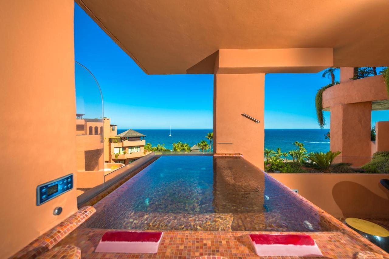 Bahia Beach Apartments Estepona Ngoại thất bức ảnh