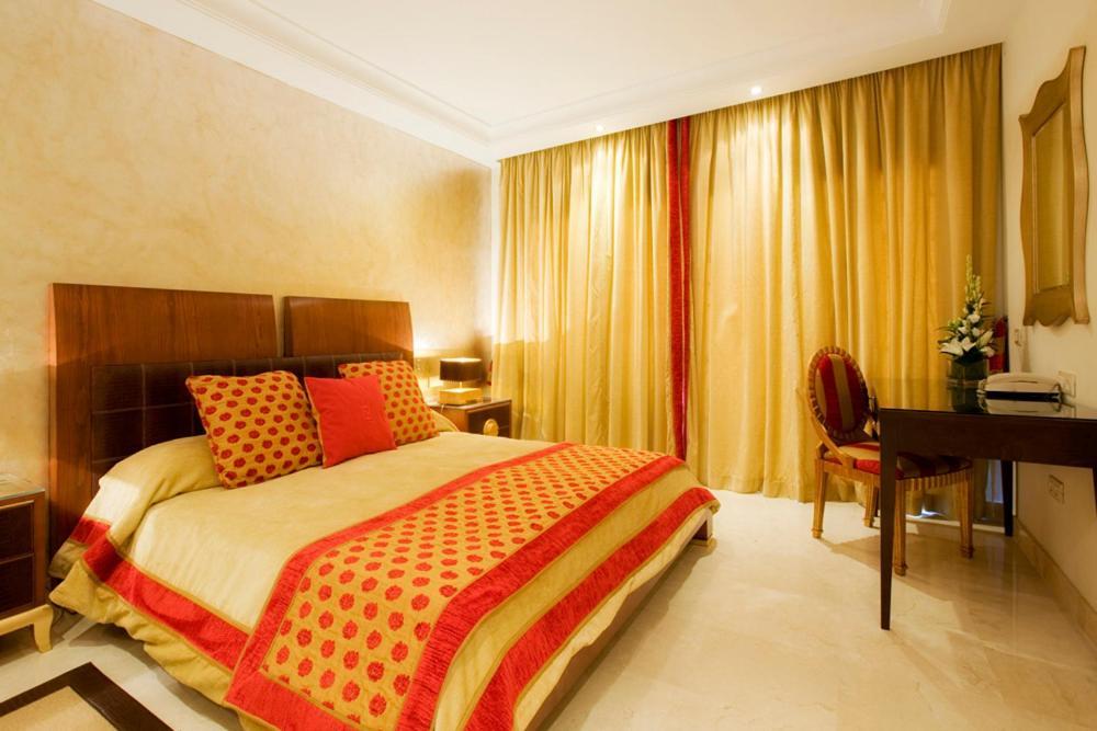 Bahia Beach Apartments Estepona Ngoại thất bức ảnh