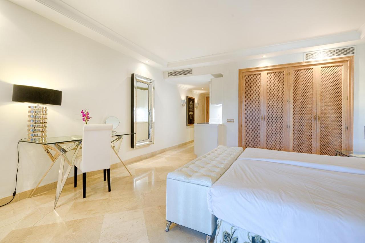 Bahia Beach Apartments Estepona Ngoại thất bức ảnh