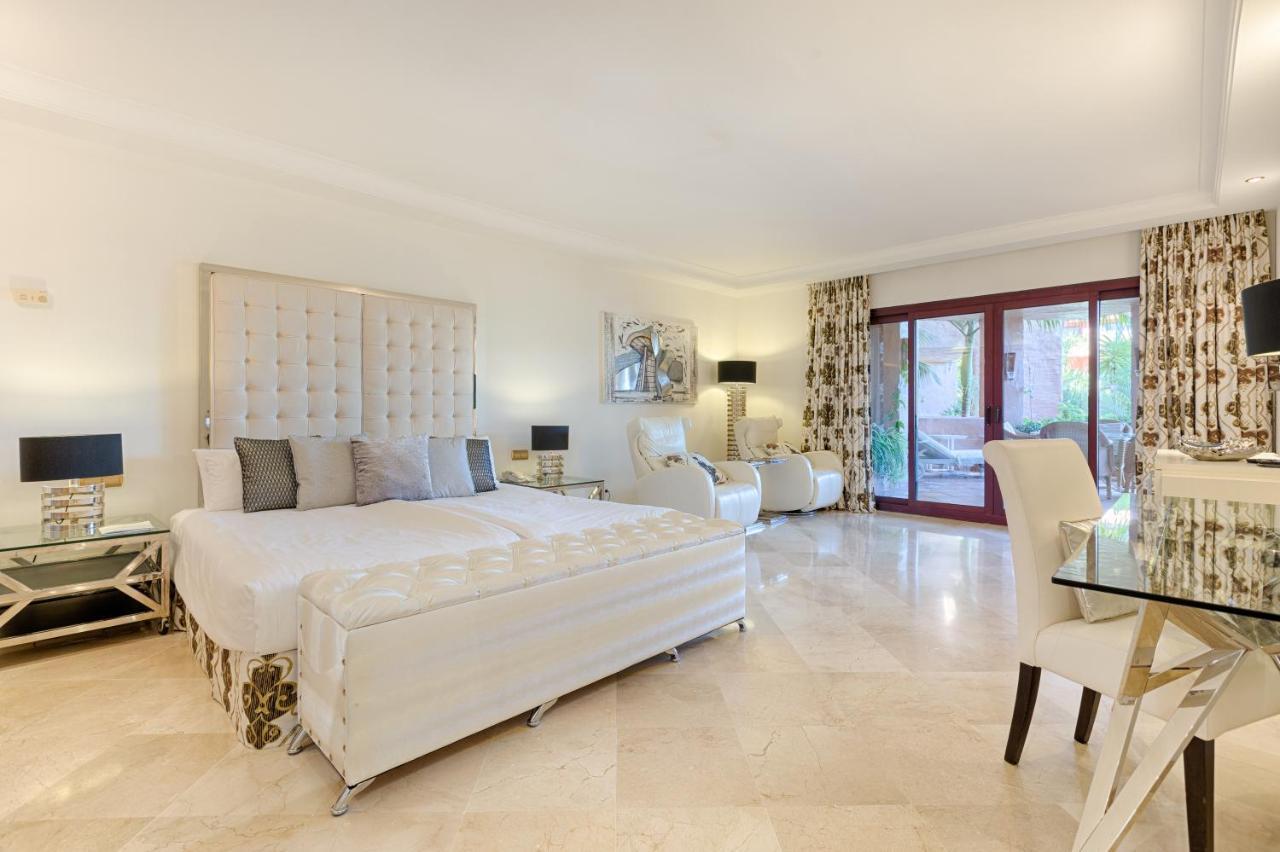 Bahia Beach Apartments Estepona Ngoại thất bức ảnh